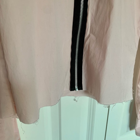 Dolce&Gabbana light pink logo shirt with a zip size Medium - Picture 5 of 8